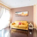 Longhi Holidays House